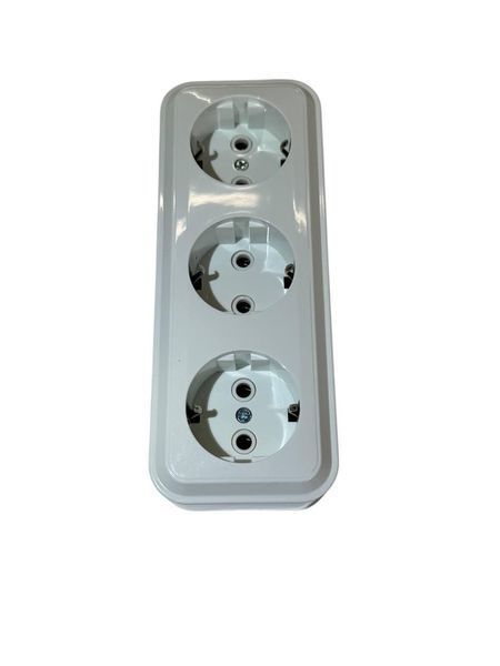 Розетка 3-тя зовнішня з з/к, IP 20, Premiera GISelt G 8003-62 G 8003-62 фото